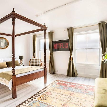 Victorian Style Apartment W/ Four-Poster Bed In Camden Town ลอนดอน ภายนอก รูปภาพ