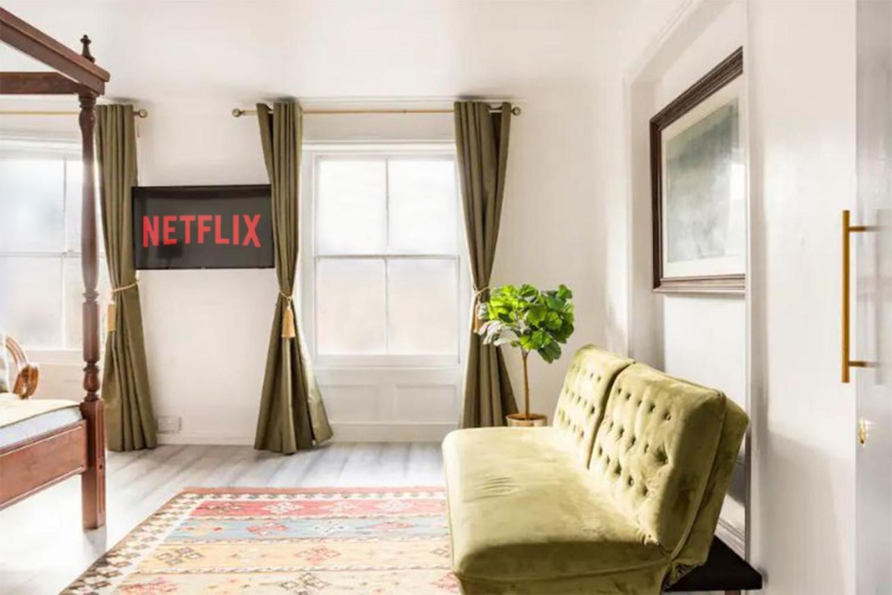 Victorian Style Apartment W/ Four-Poster Bed In Camden Town ลอนดอน ภายนอก รูปภาพ